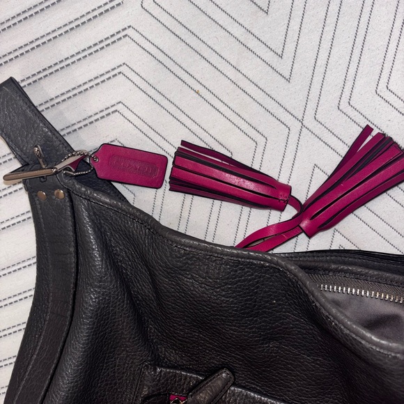 Coach | Large Black Pebble Leather Tote Shoulder Bag w/ Pink Accents | - Picture 8 of 9